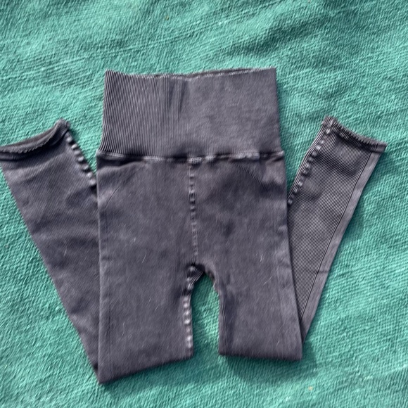 FP Movement by Free People Pants - NWOT $78 Free People Happiness Runs Ribbed Compression Leggings in Black